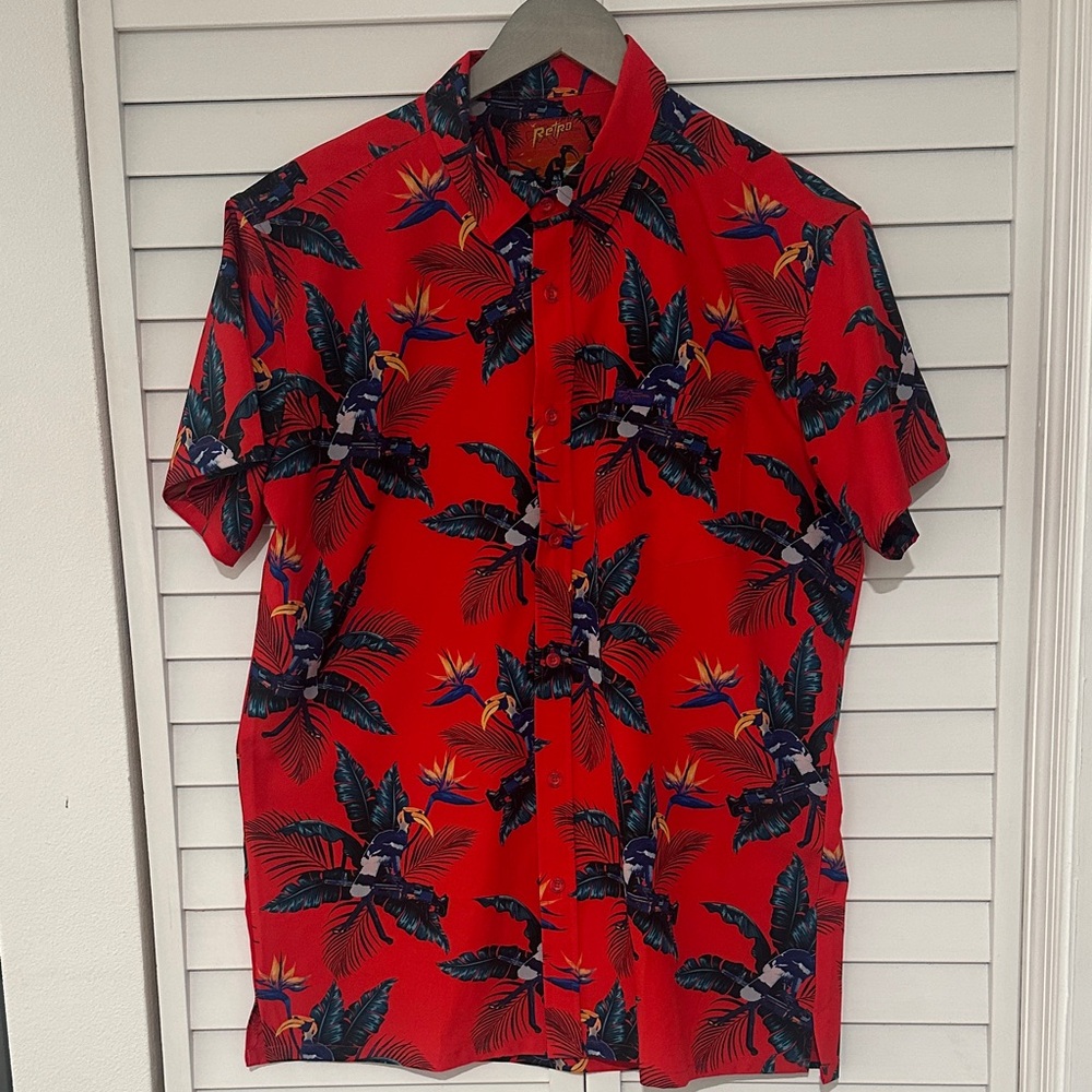Retro Rifle “Perched” Red Vibrant Tropical Print Men's Shirt worn once dry clea